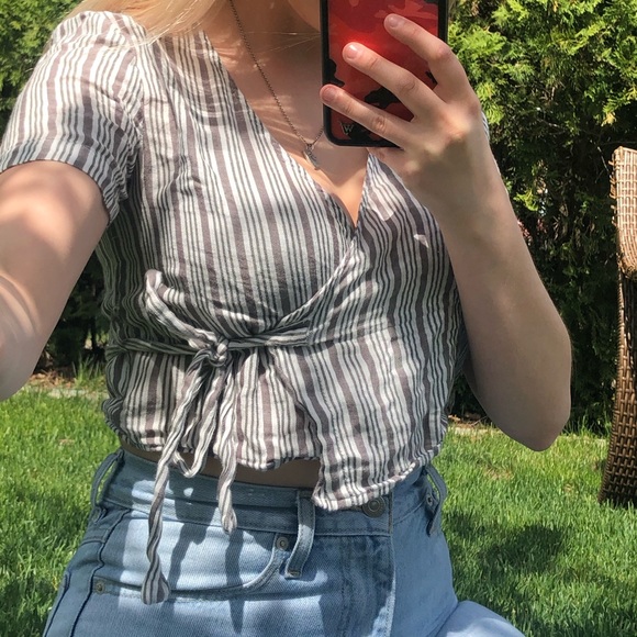Urban Outfitters wrap tee - Picture 1 of 3